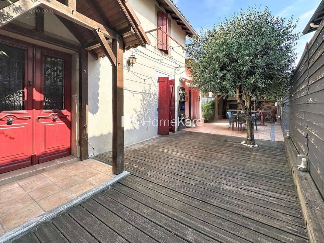 Maison 160 m² à Mane  - photo 2