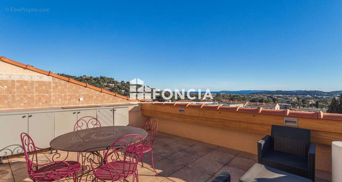 Appartement à BORMES-LES-MIMOSAS