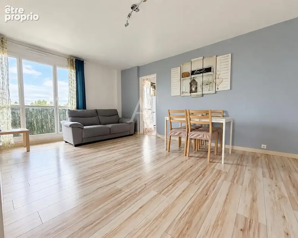 Photo Appartement à Vaujours au prix de 172 000€