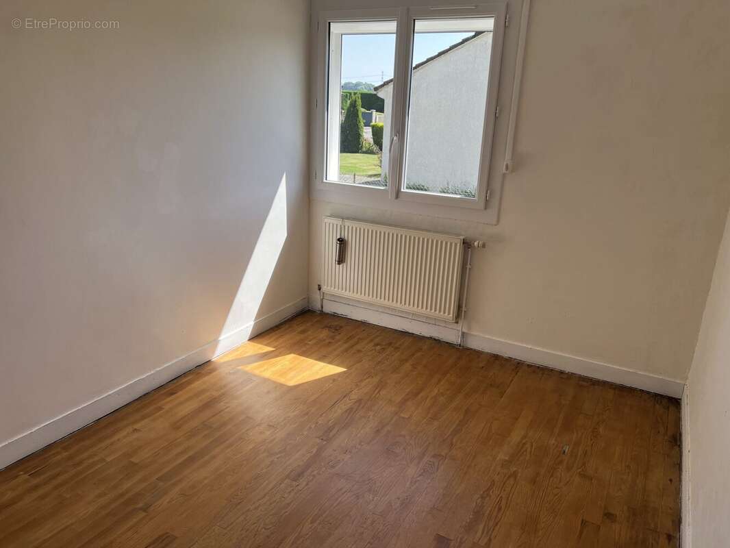 Maison à FEUQUIERES-EN-VIMEU