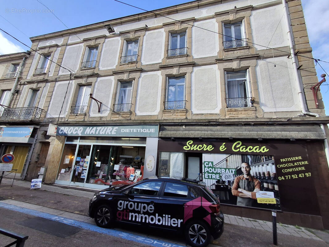 Appartement à LE CHAMBON-FEUGEROLLES