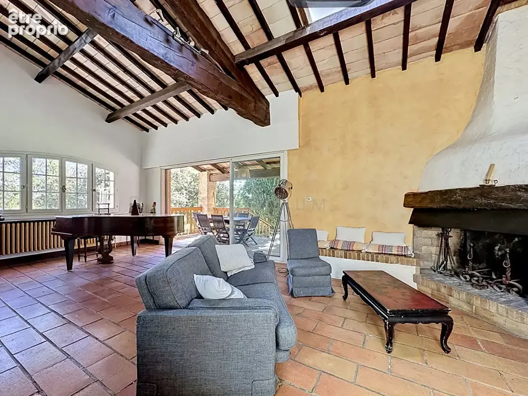 Propriété d'exception sur 13.057 m² avec vue dominante - photo 4