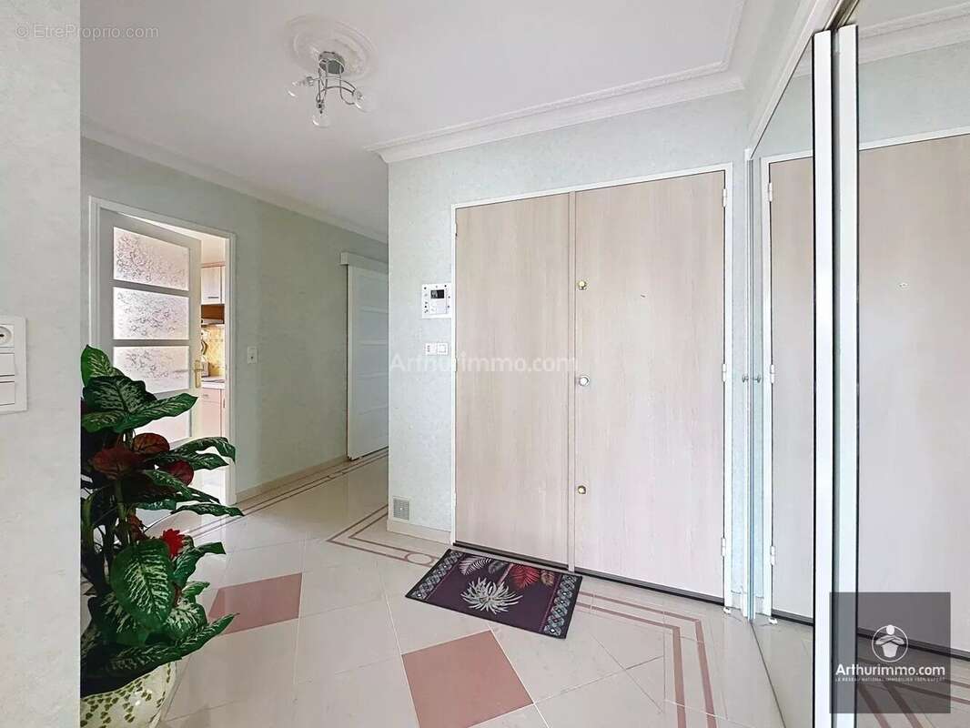 Appartement à LE COTEAU