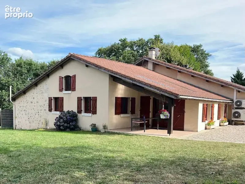 Belle maison en pierre, divisée n 3, avec une piscine, grange et grand jardin - photo 9