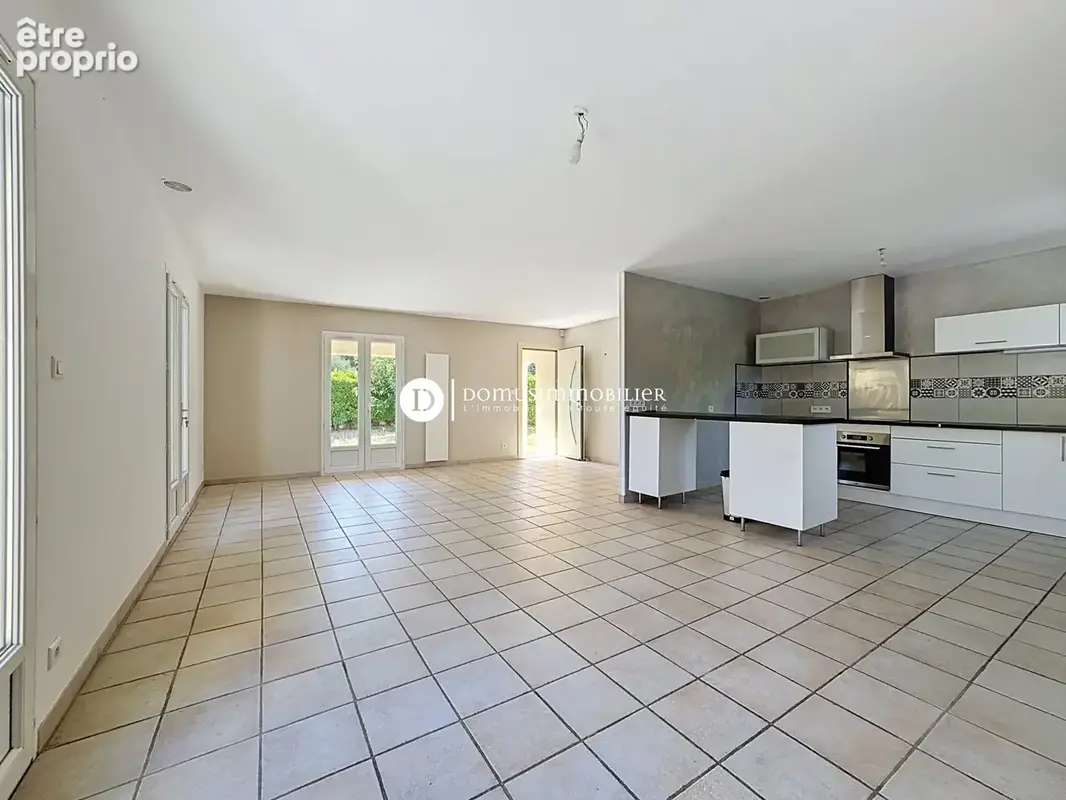 Maison 109 m² à Saint-Saturnin-Les-Avignon  - photo 4
