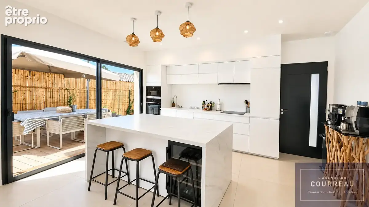 Maison contemporaine 120 m2 avec piscine et séjour cathédrale - photo 8