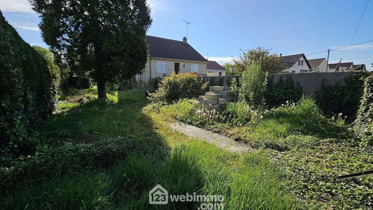 Exposition E/O. - Terrain à MILLY-LA-FORET