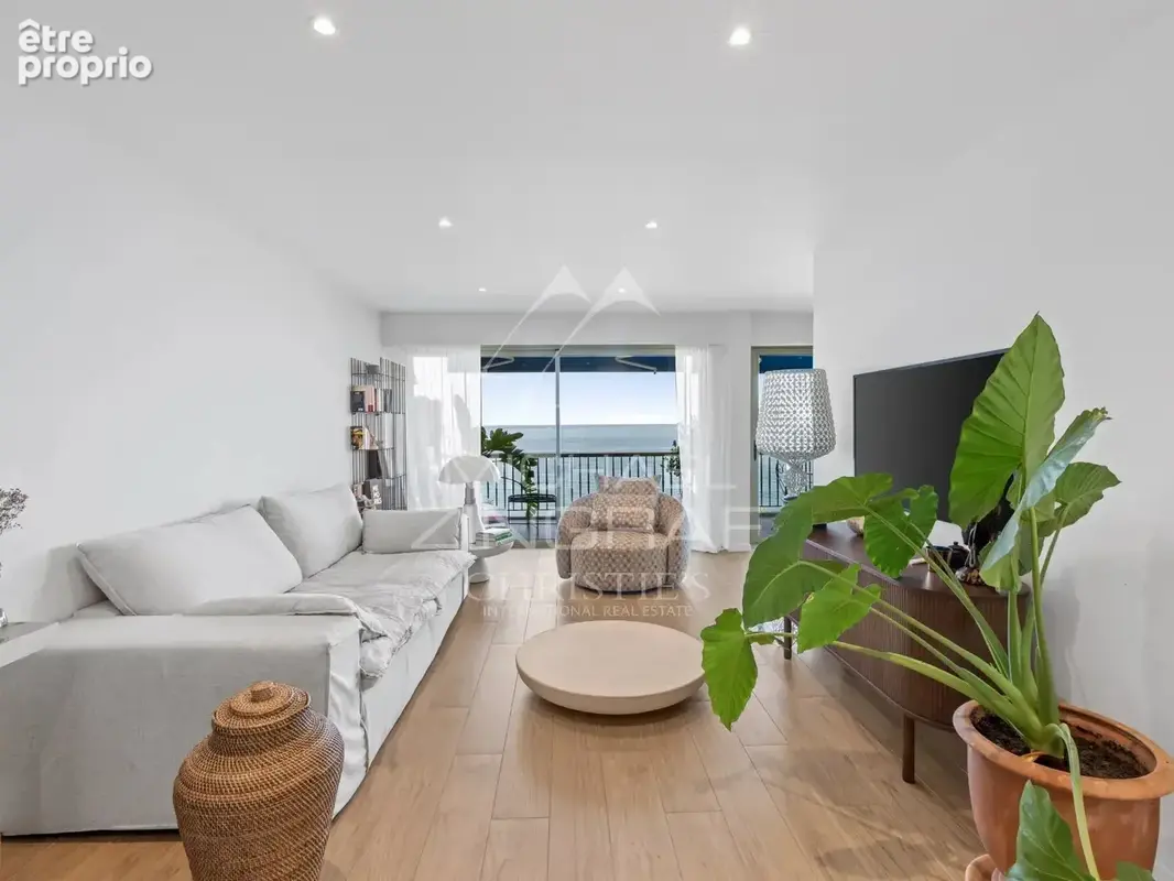 Proche Nice - Superbe appartement front de mer avec piscine - photo 5