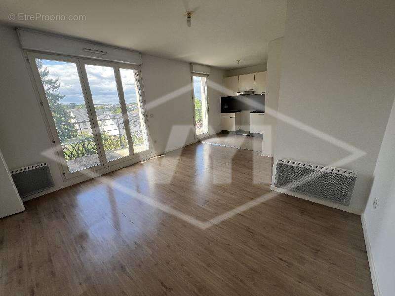 Appartement à COMBS-LA-VILLE