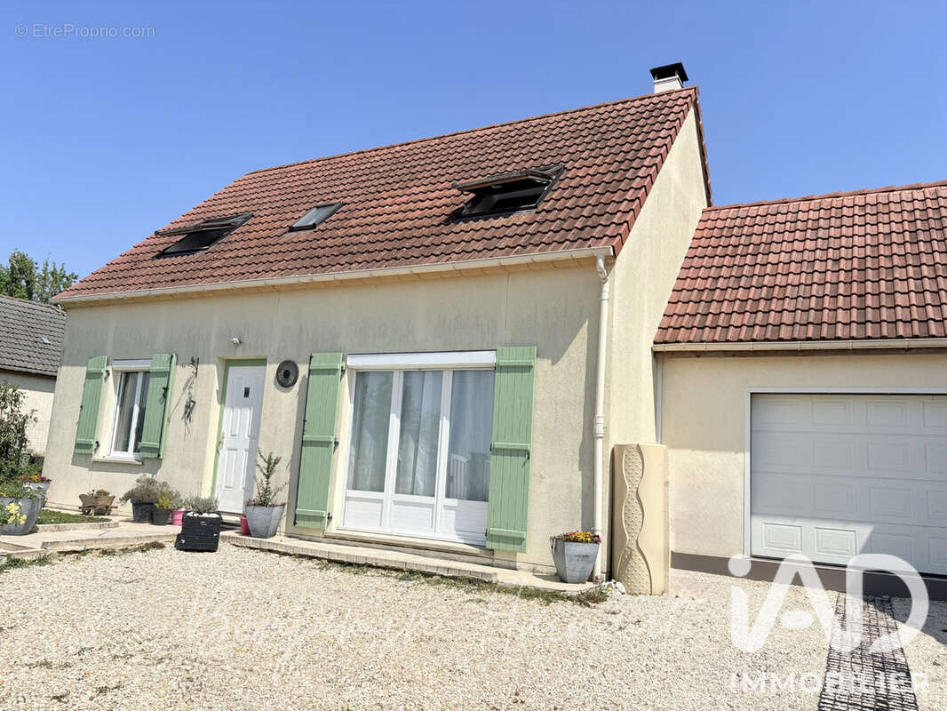 Maison 98 m² à Jouy-Le-Chatel  - photo 2