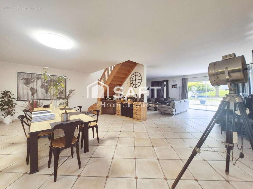 Photo 4 - Maison à ROISSY-EN-FRANCE