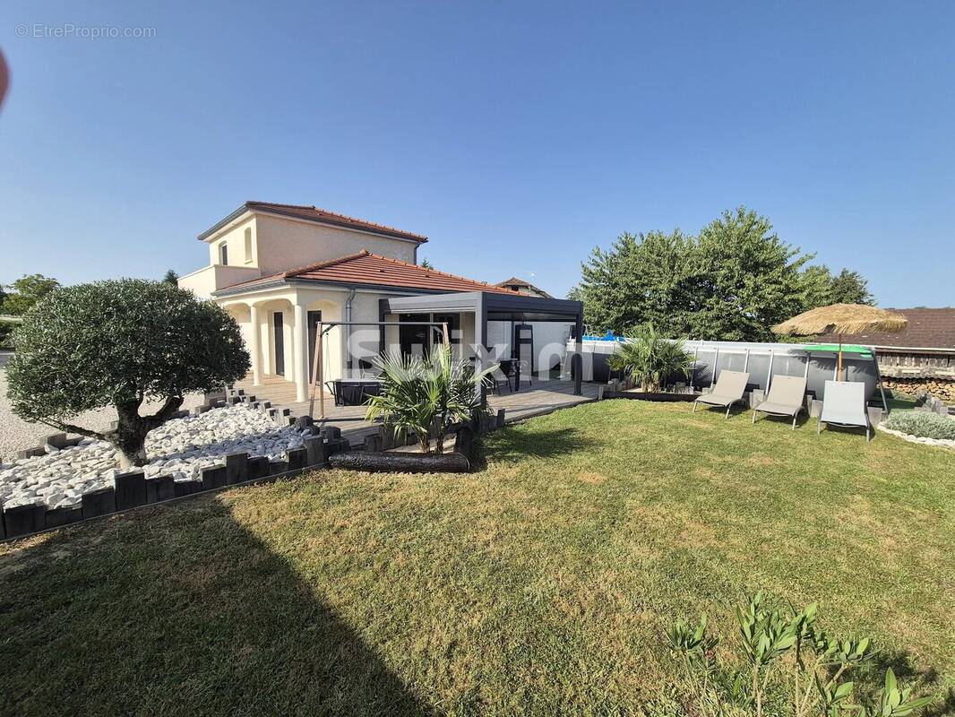 Maison à LE DESCHAUX