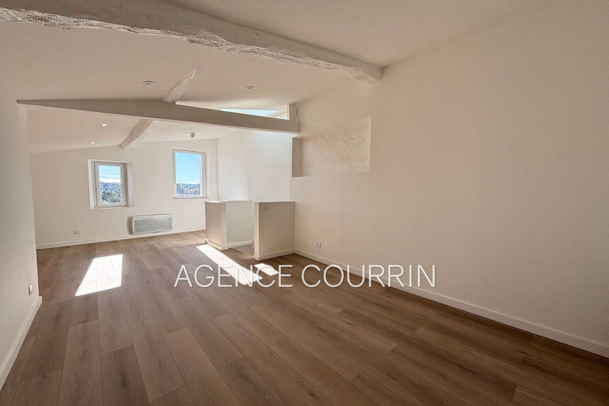 Appartement à PEYMEINADE