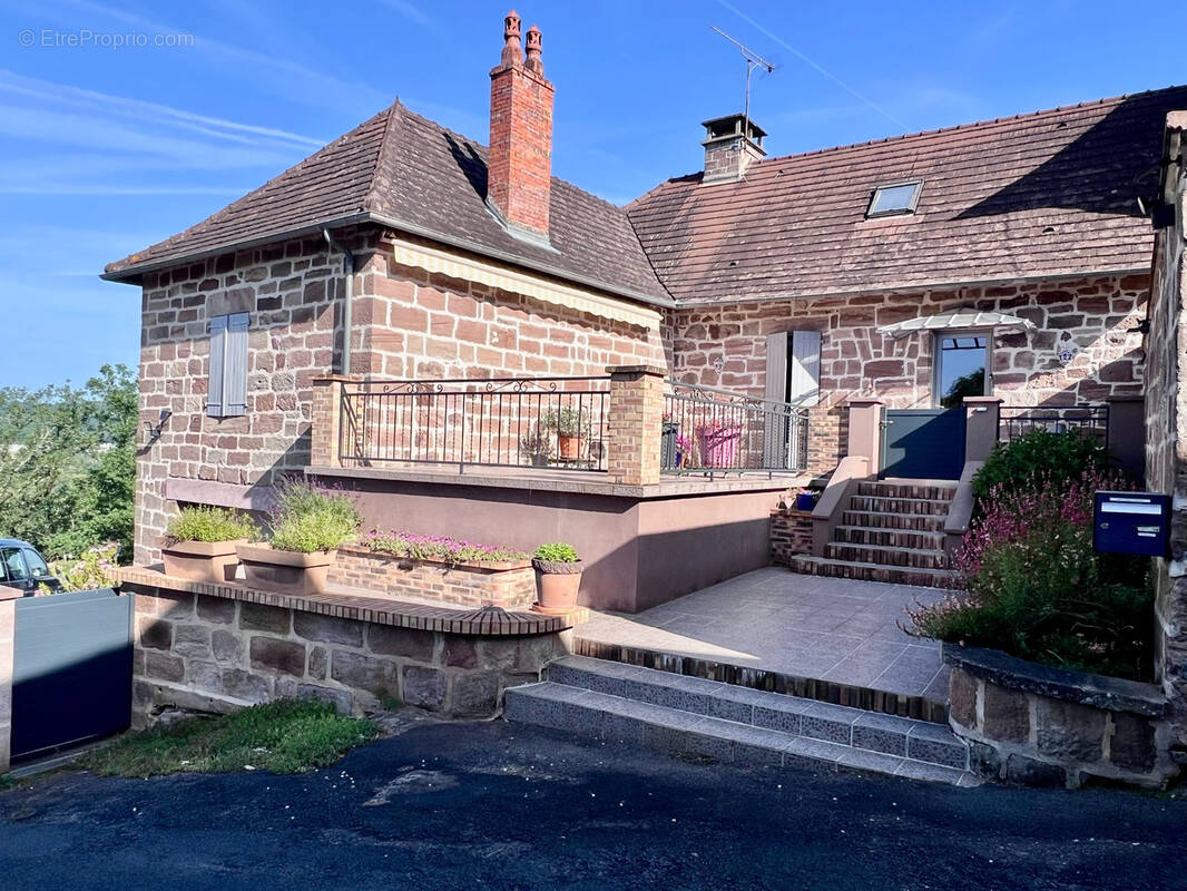 Maison à SAINT-VIANCE