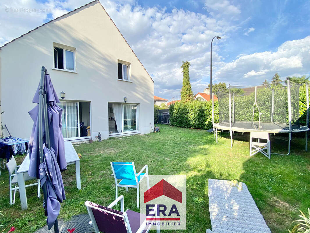 Maison à SARTROUVILLE