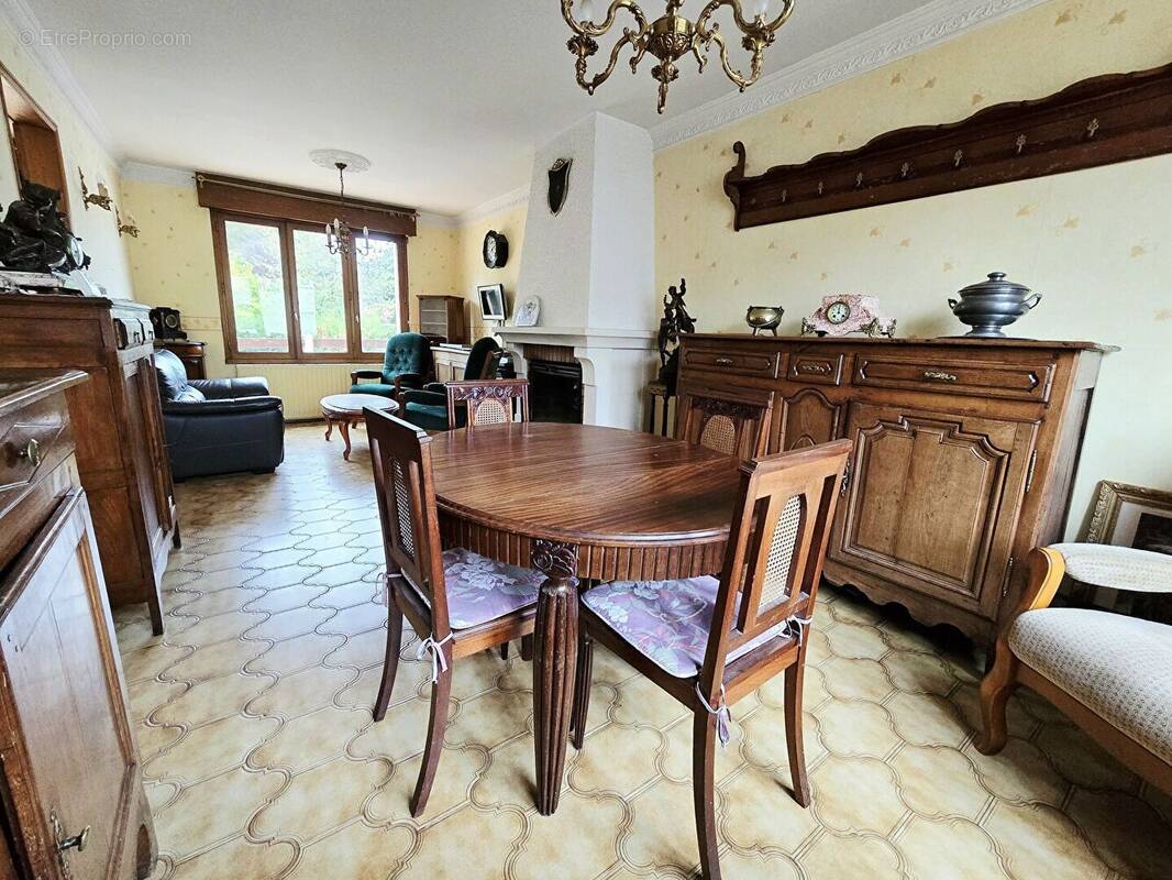 Maison à SAINT-ETIENNE-AU-MONT