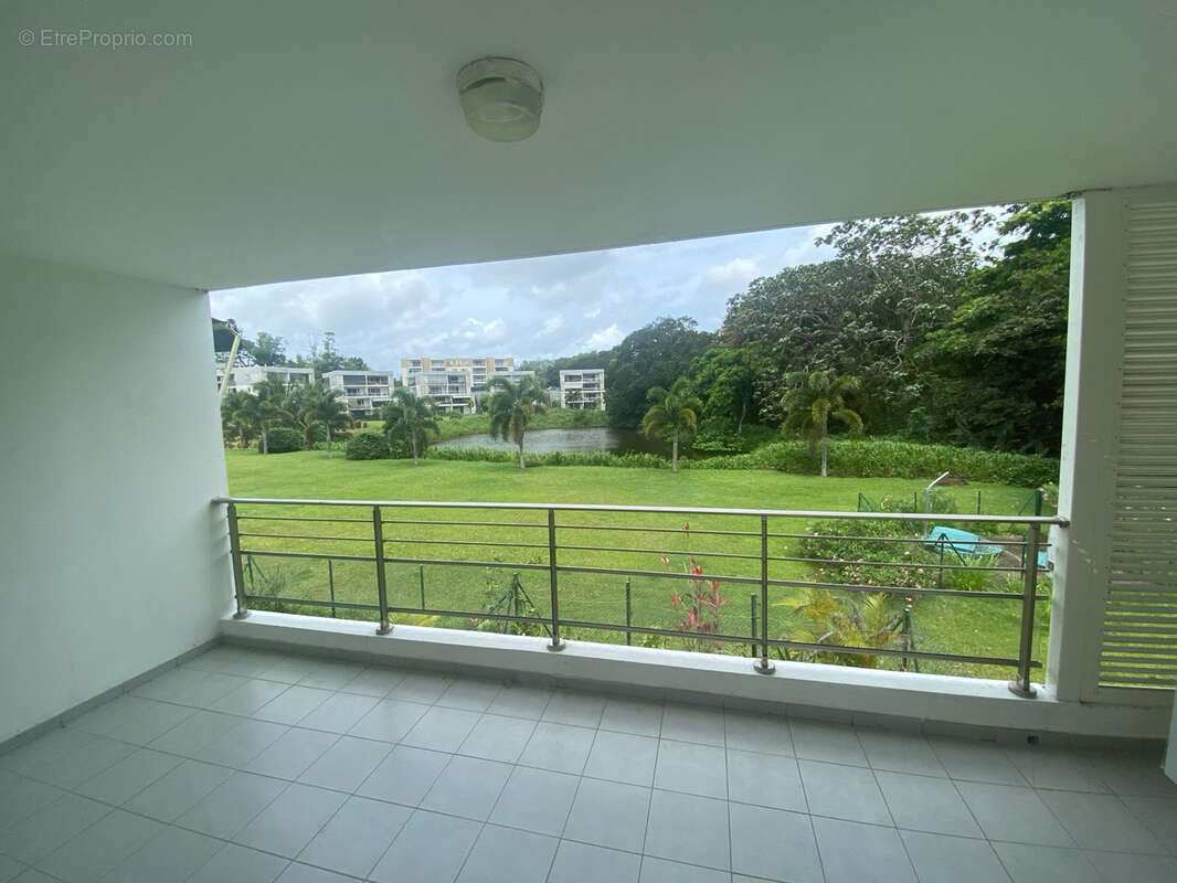 Beau T3 de 72 m2 avec terrasse, verdure et vue étang Prix : 197 000 € - photo 4