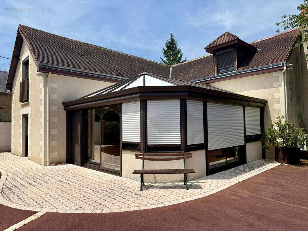 Maison 206 m² à Sonzay  - photo 2