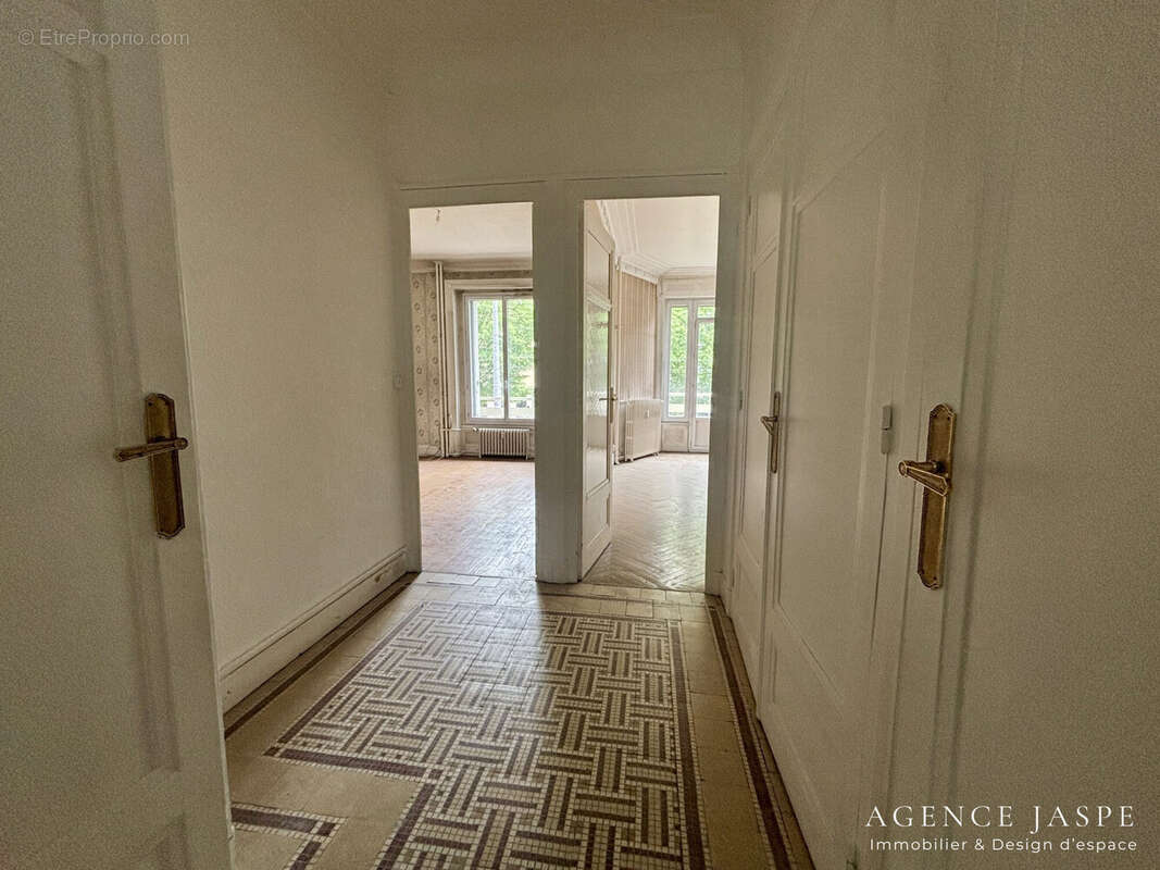 Appartement à SAINT-ETIENNE