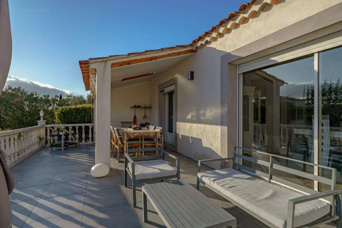 Maison à PELISSANNE