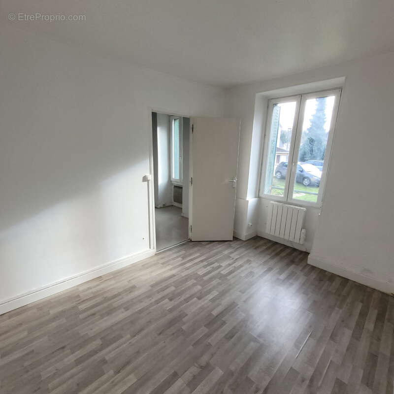 Appartement à MOURS