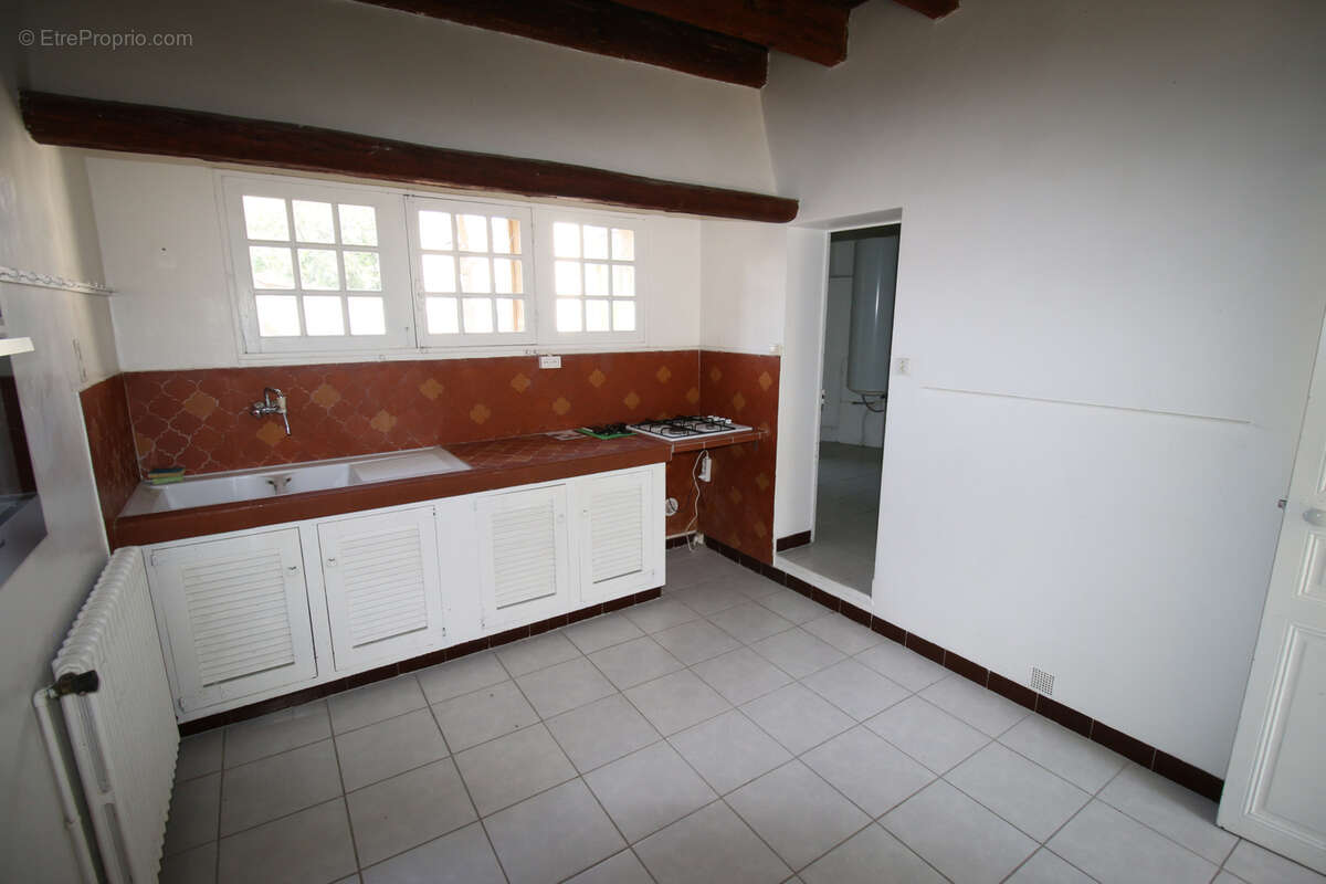 Maison à FONTVIEILLE