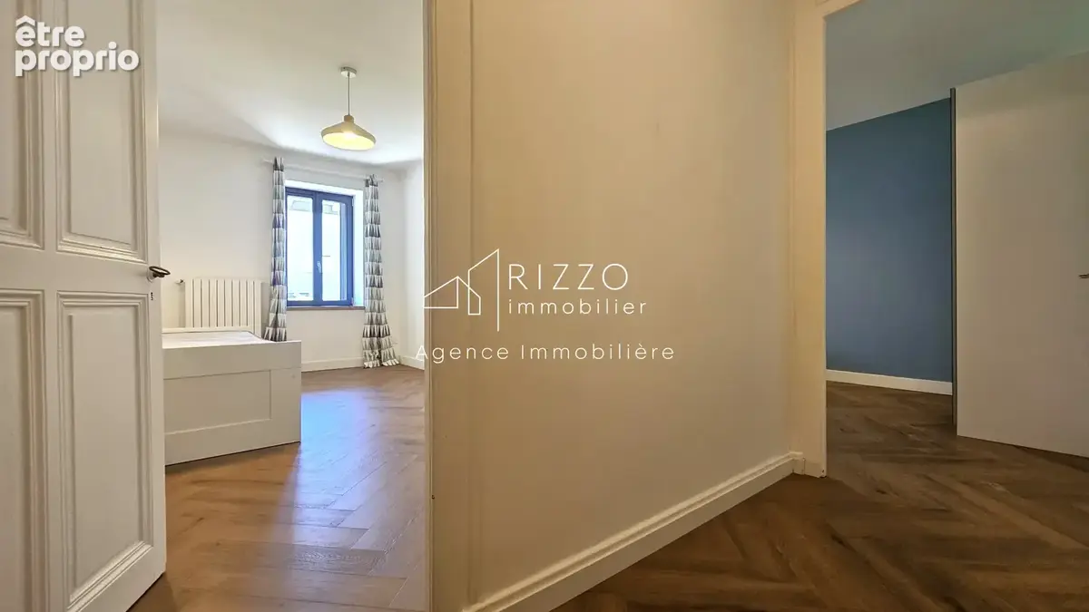 Divonne, duplex en RDJ de 225m2 de type 6 dans ferme Gessienne rénovée - photo 11