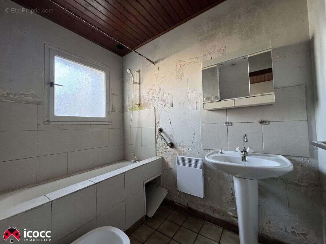 Maison à LES MAGNILS-REIGNIERS