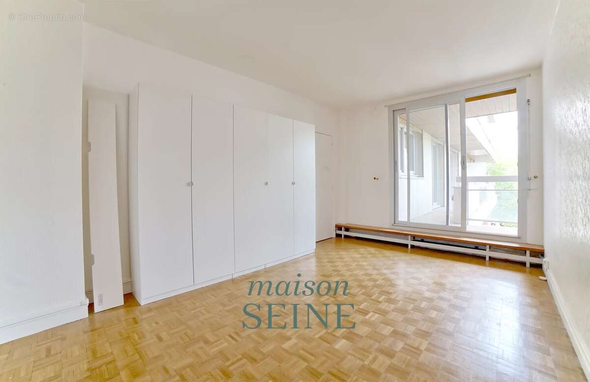 Appartement à NEUILLY-SUR-SEINE