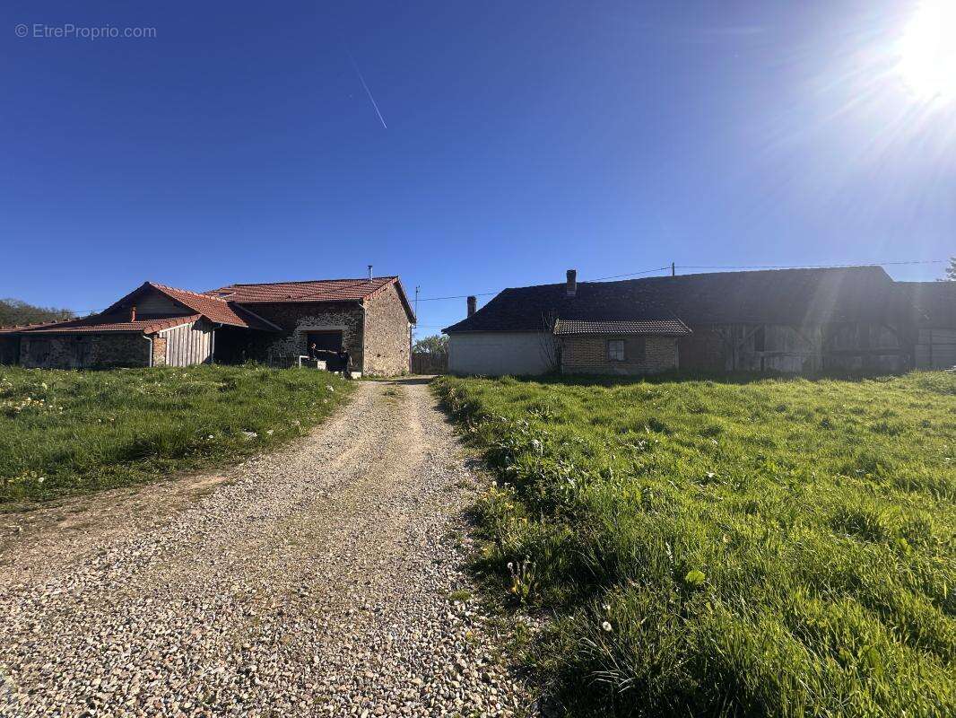 Maison à SAINT-HILAIRE-BONNEVAL