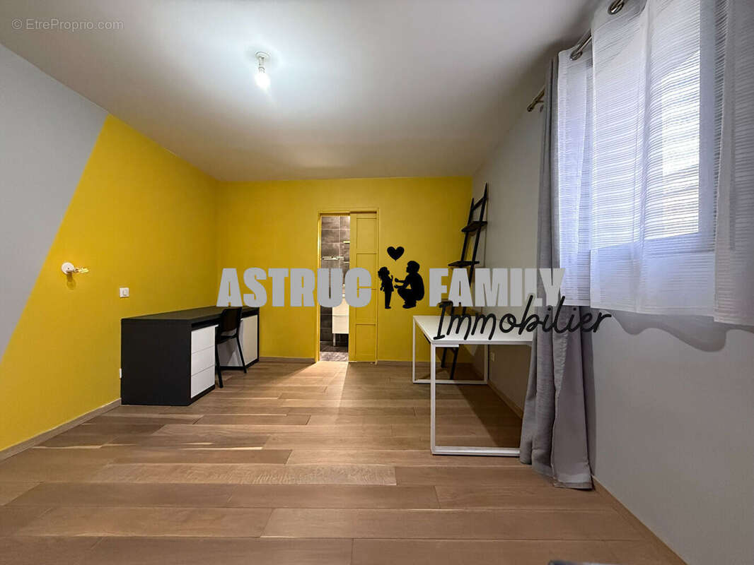 Maison à SAINT-LAURENT-D'AIGOUZE