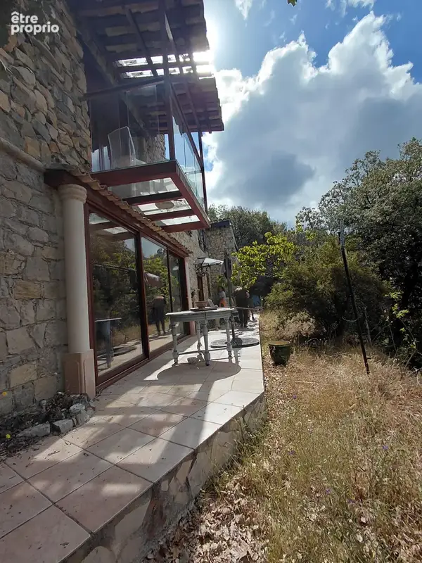 Maison à vendre avec 26200m² de terrain à PEILLE - photo 1
