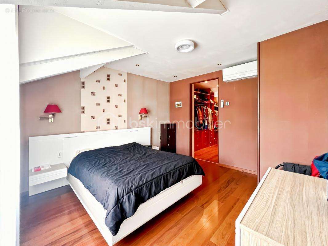 Maison à VIGNEUX-SUR-SEINE