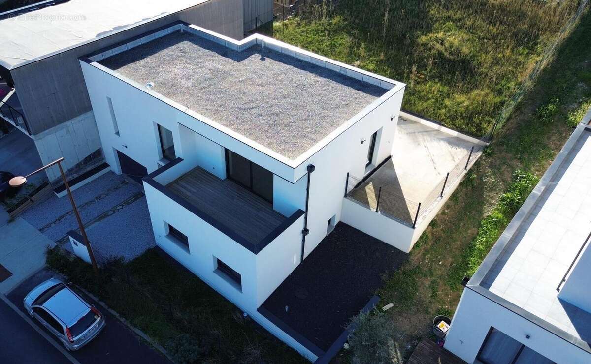 Maison à LES MARTRES-DE-VEYRE