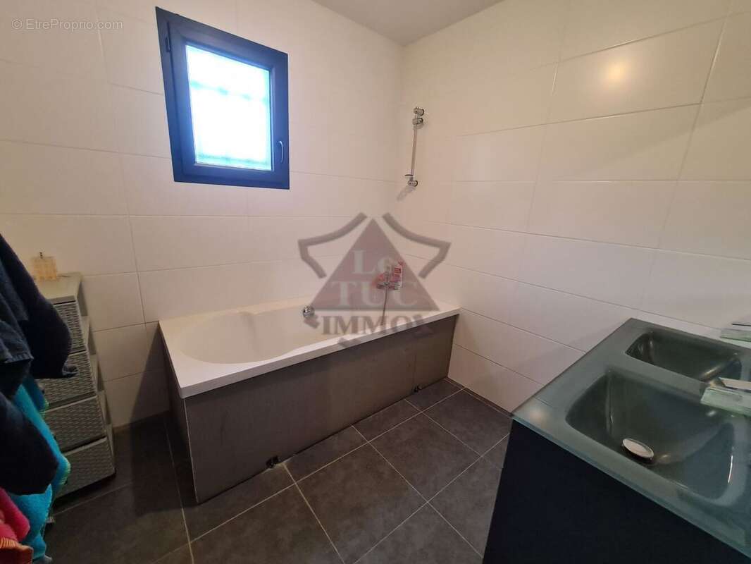 Maison à SAINT-AMBROIX