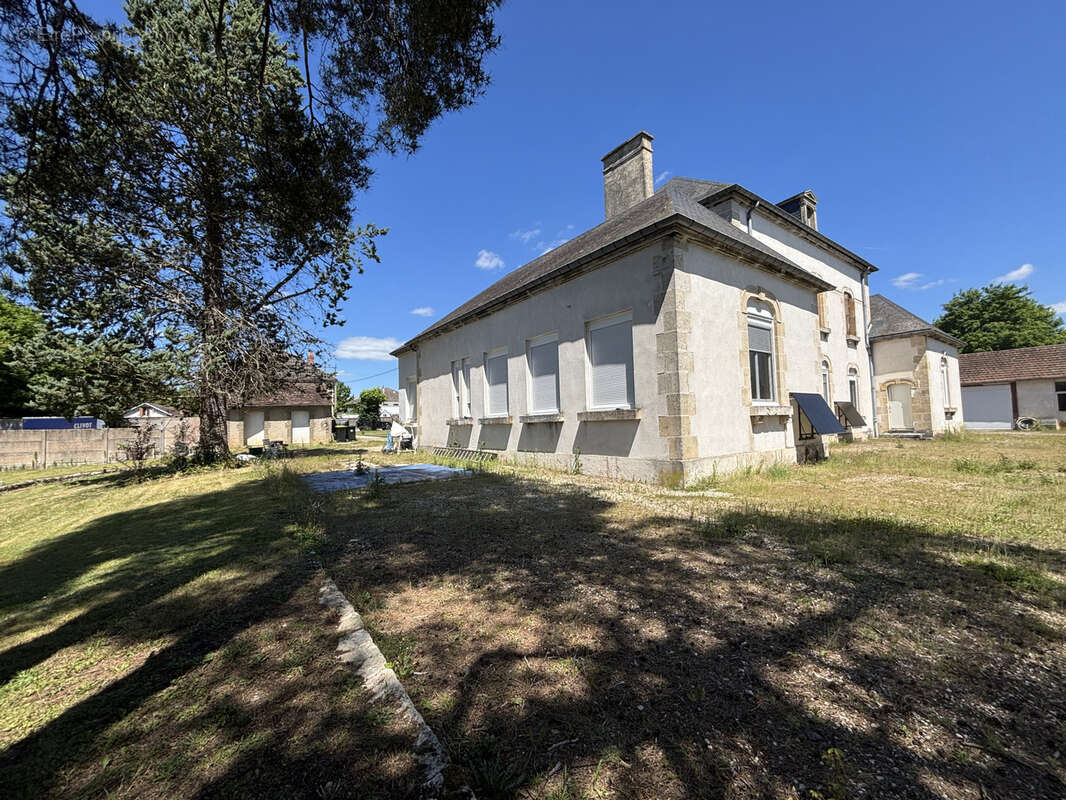 Maison à SAINTE-COLOMBE-SUR-SEINE
