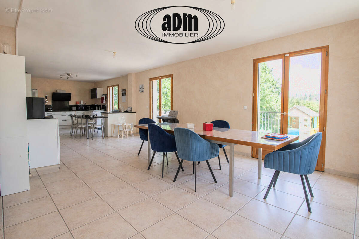 Pavillon de qualité de 180M2 au calme sur 2 500 m2 de terrain - photo 2