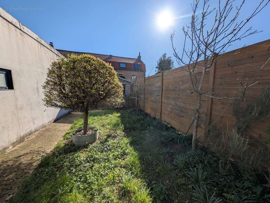 Maison à ENNETIERES-EN-WEPPES