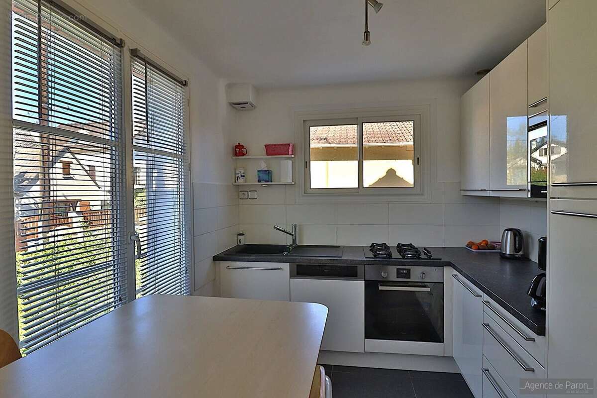 Maison à VERRIERES-LE-BUISSON