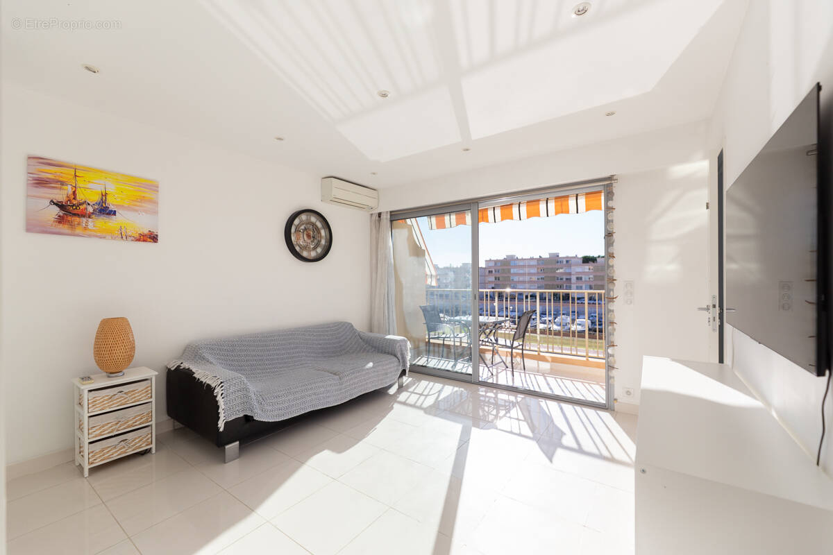 Appartement à MANDELIEU-LA-NAPOULE