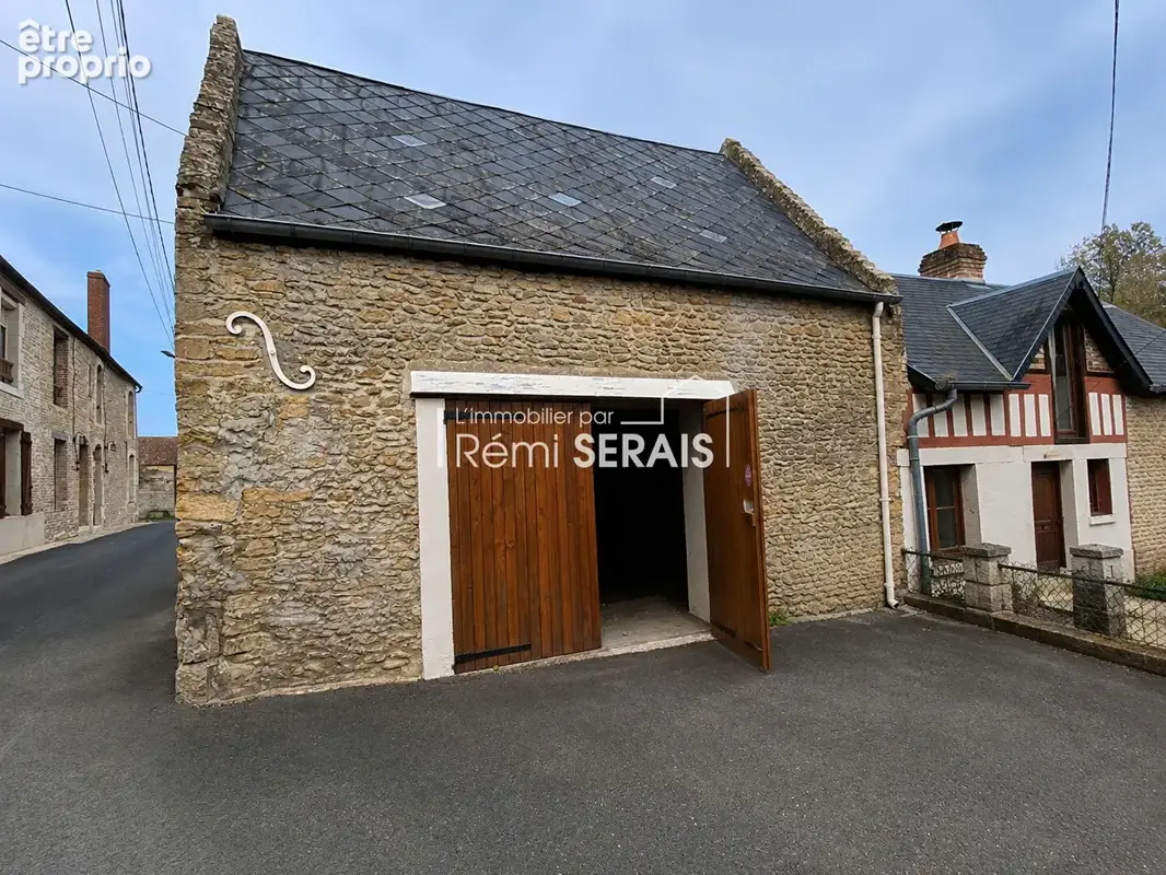 SAINT PIERRE EN AUGE : Maison mitoyenne avec dépendance et garage - photo 9