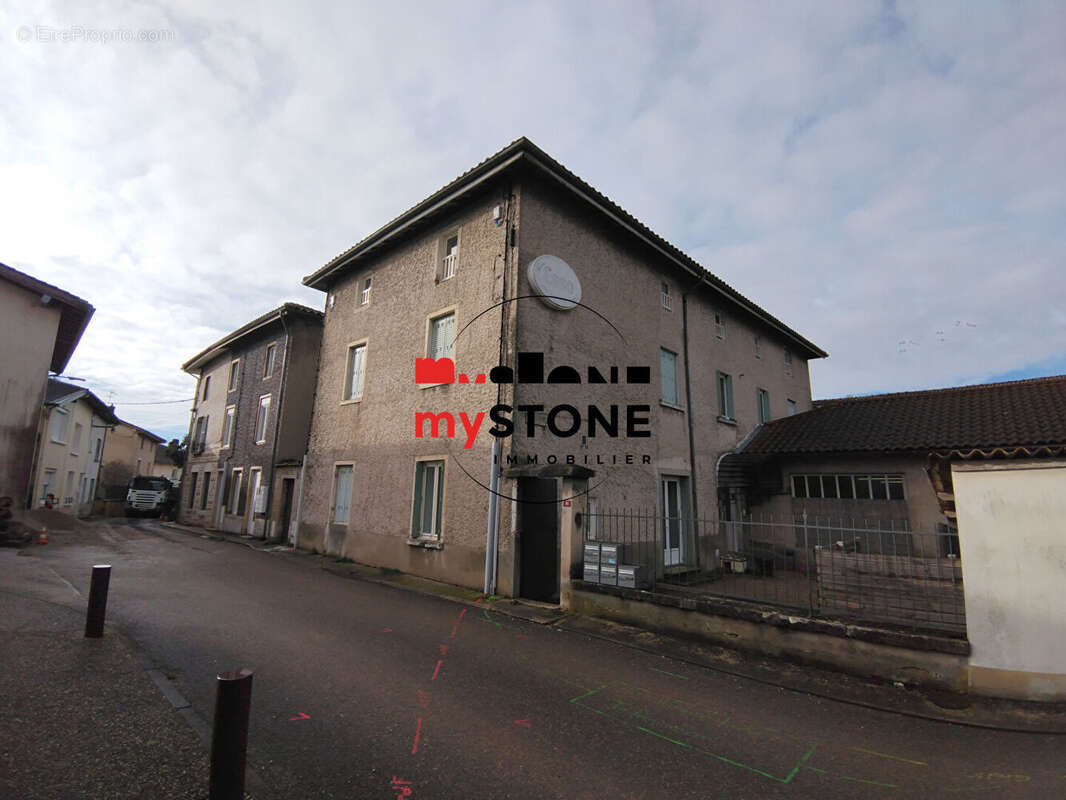 Appartement à CHALAMONT