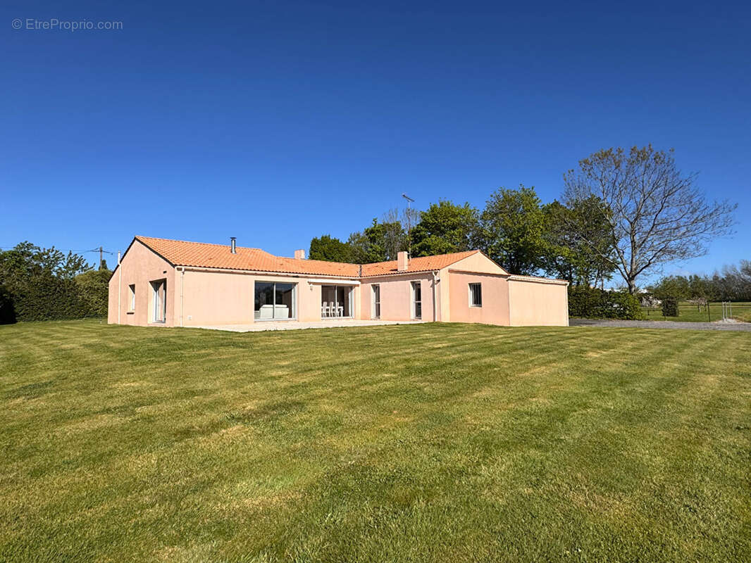 Maison à VENANSAULT