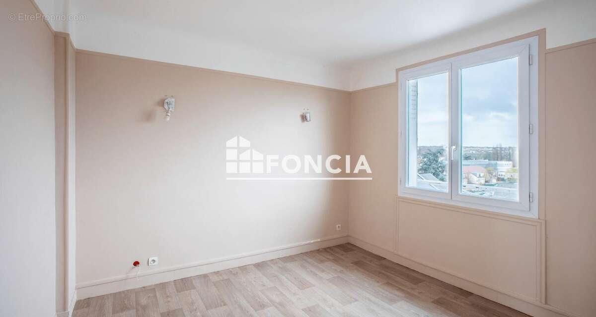 Appartement à SARTROUVILLE