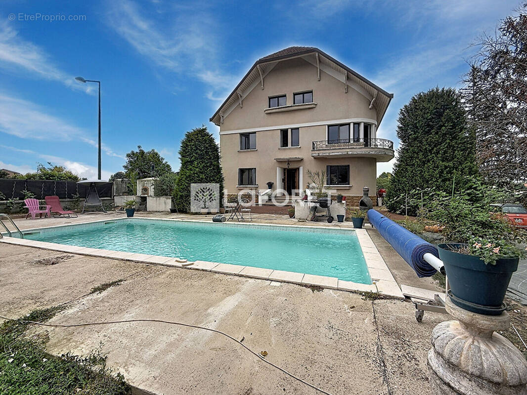 Maison à POLLIAT