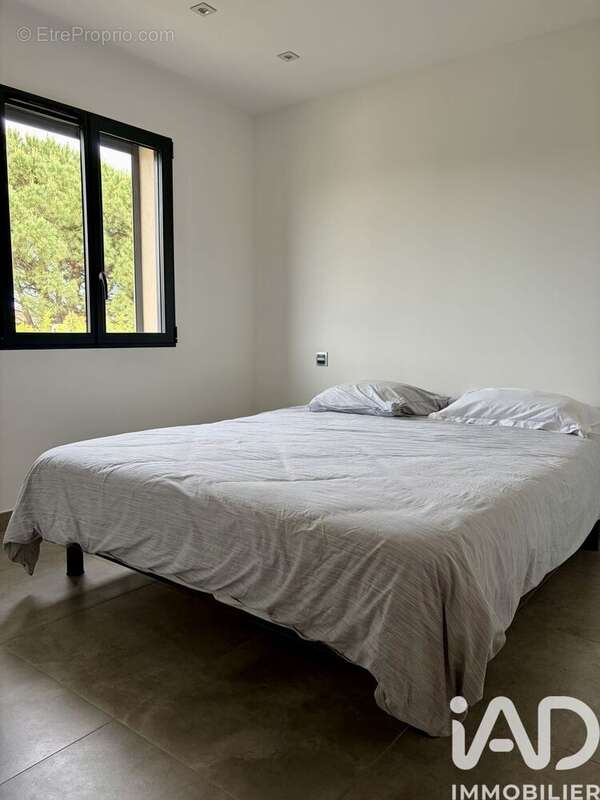 Maison 135 m² à Cogolin  - photo 4