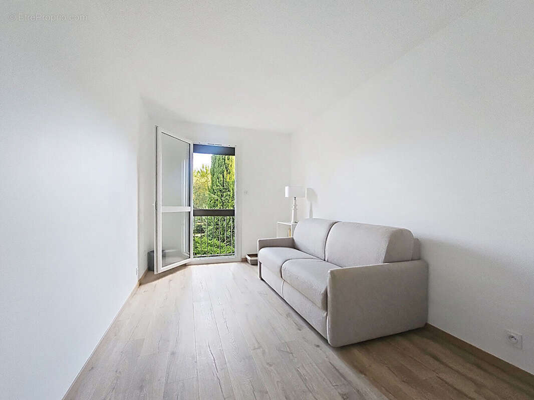 Appartement à VILLENEUVE-LES-AVIGNON