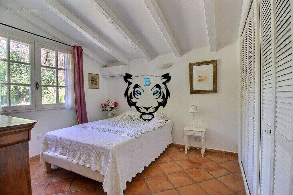 Maison à MONTFERRAT