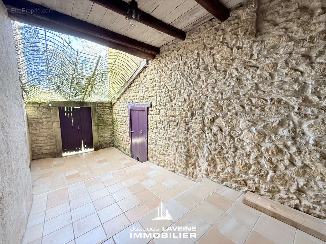 Maison à ARS-SUR-MOSELLE