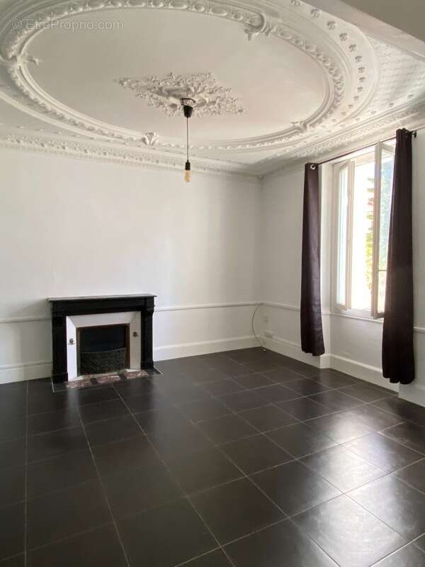 Maison à RUELLE-SUR-TOUVRE